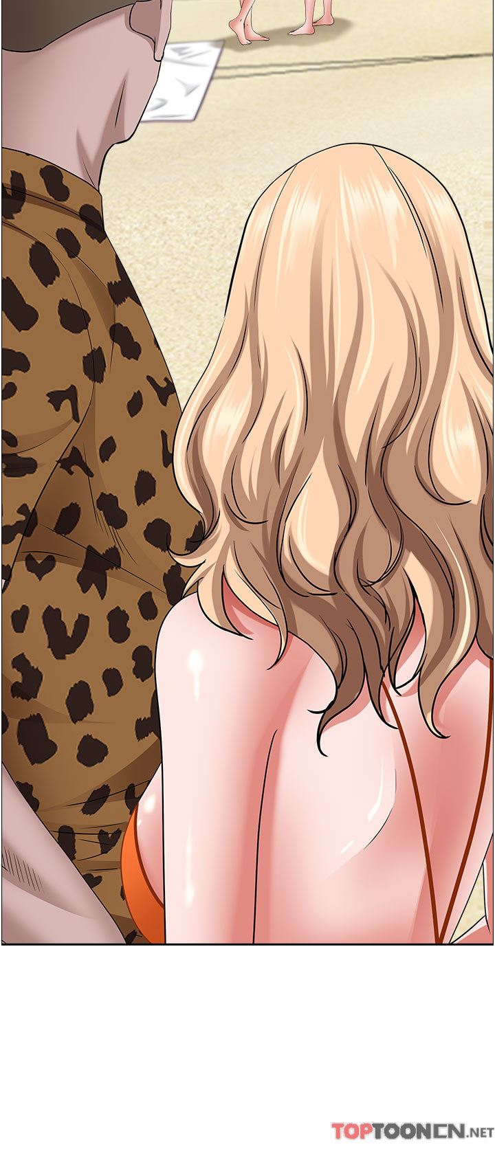 霸占人妻第87话-阿姨，我帮妳擦防晒