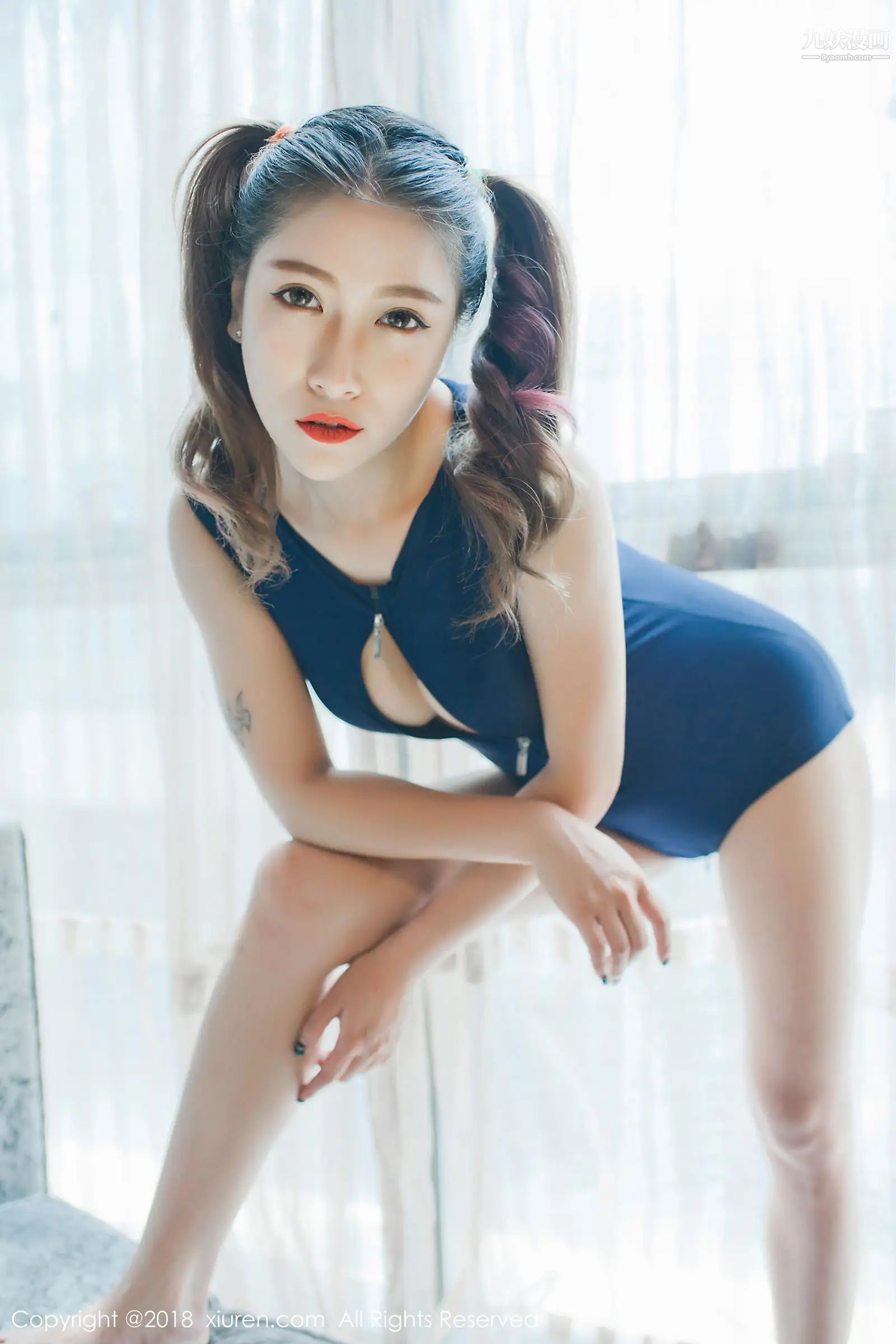 性感写真[真人集]御姐范美女杜花花性格开朗，妖娆妩媚性感蓝色开胸比基尼和日系连体泳衣