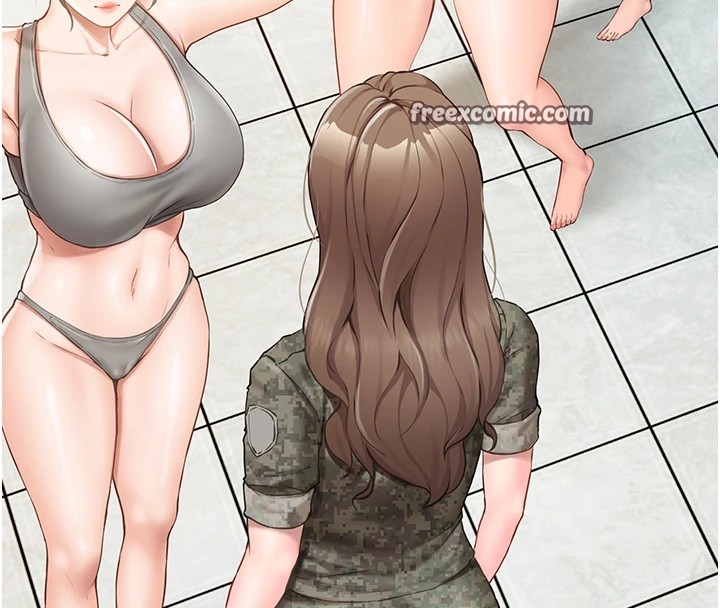 报告女班长:一根突起第1话-女军部队唯一的男兵