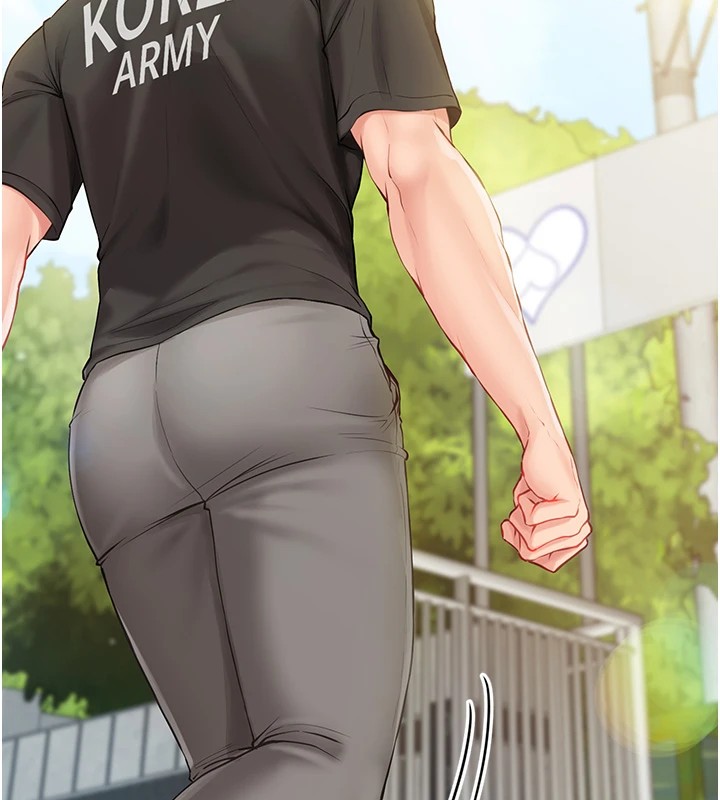 报告女班长:一根突起第1话-女军部队唯一的男兵