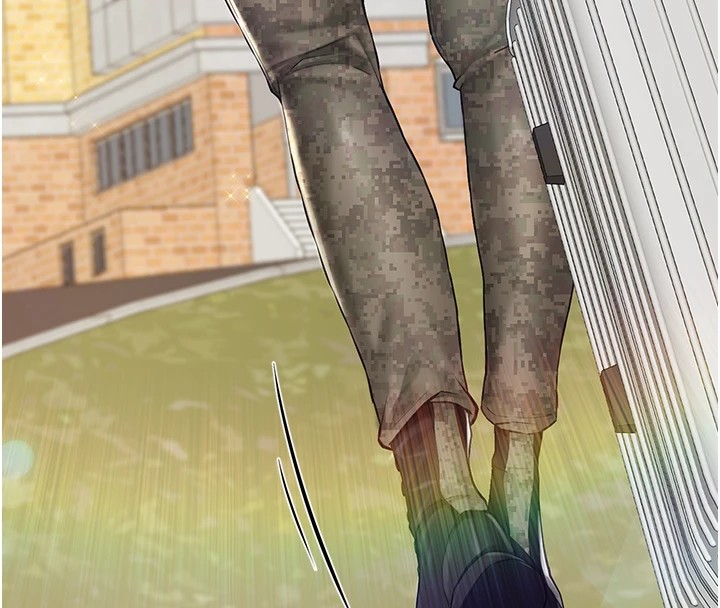 报告女班长:一根突起第1话-女军部队唯一的男兵