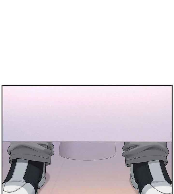 校园成人礼第57話-躲在男廁親密接觸